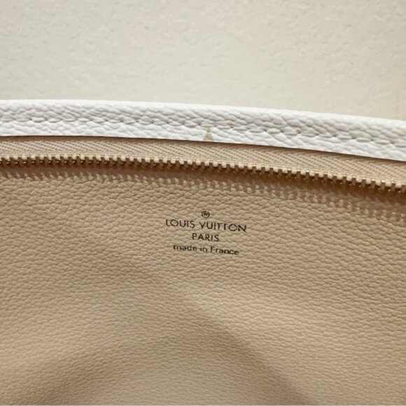 Authentic Louis Vuitton Toiletry Pouch 26 Monogram Giant Khaki Green White - Picture 3 of 16
